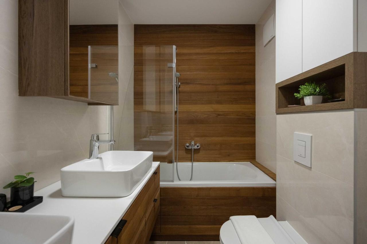 Stylish 2Bdr Apartment- Free Garage Загреб Екстериор снимка