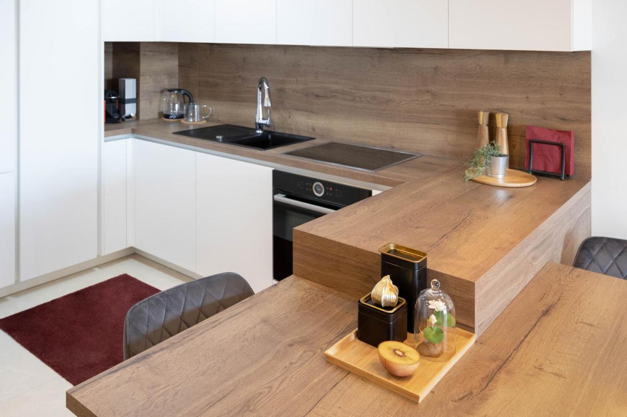 Stylish 2Bdr Apartment- Free Garage Загреб Екстериор снимка